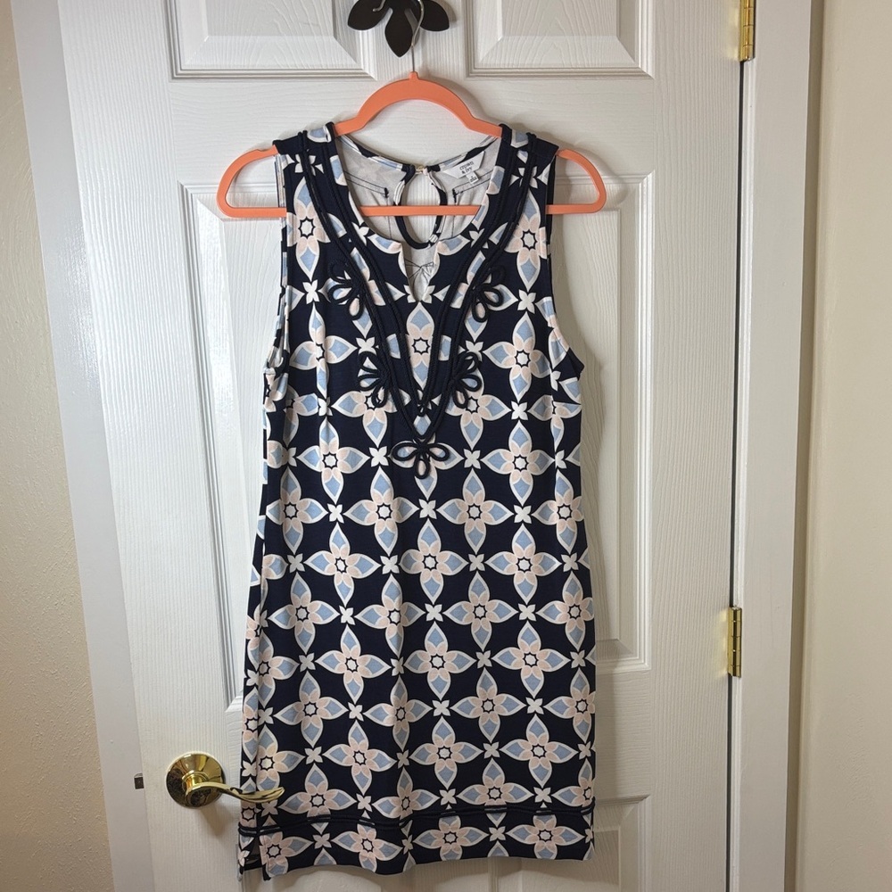 Crown & Ivy Navy and White Sleeveless Floral Mini Dress with Cord Detail size sm